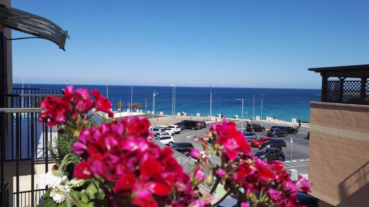 Gallery Art - Sea View Monopoli Exterior photo